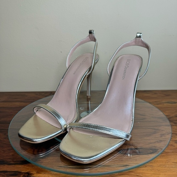 BCBGeneration Ingot Chain Pump in gold - Picture 5 of 16